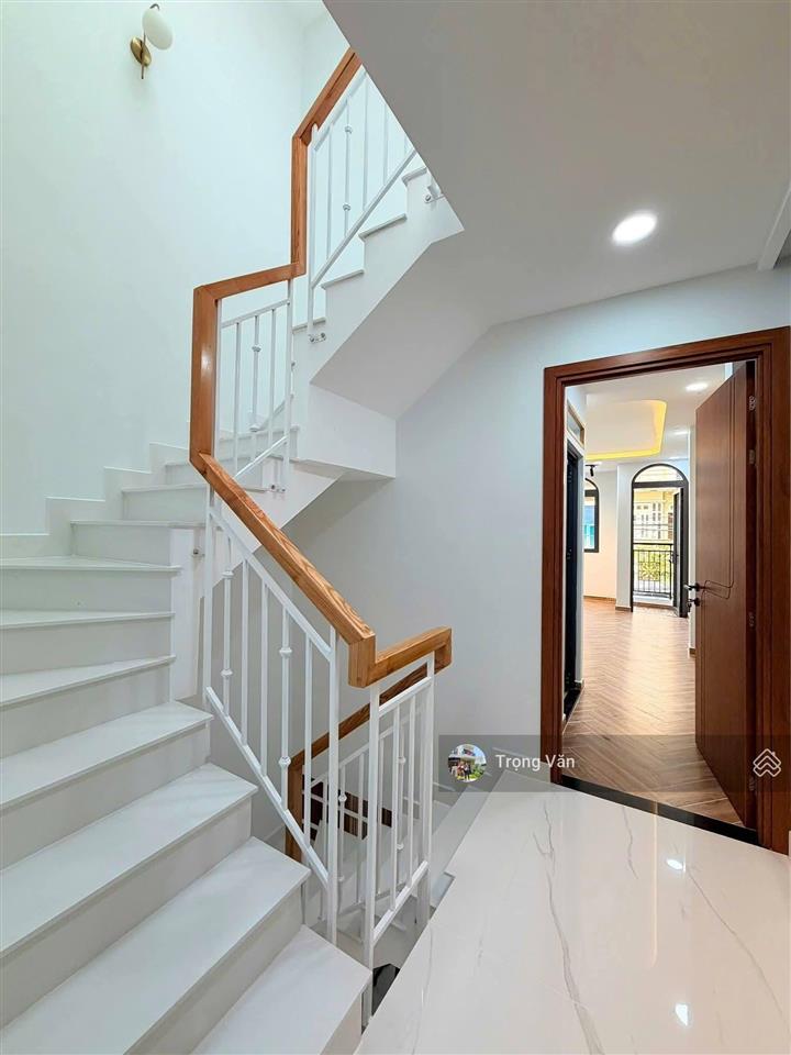 Mặt đường đoàn văn bơ  nhà mới xây 2026  sổ 57,7m². giá 9,8 tỷ