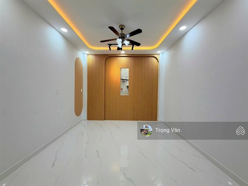 Mặt đường đoàn văn bơ  nhà mới xây 2026  sổ 57,7m². giá 9,8 tỷ