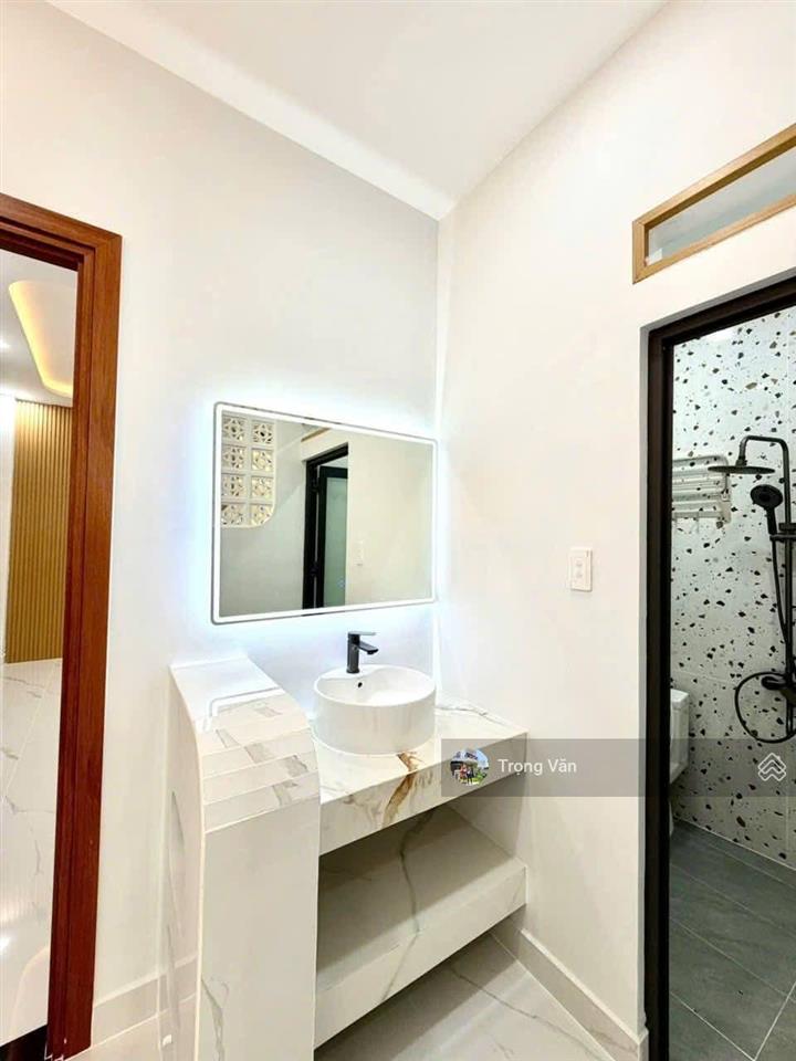 Mặt đường đoàn văn bơ  nhà mới xây 2026  sổ 57,7m². giá 9,8 tỷ