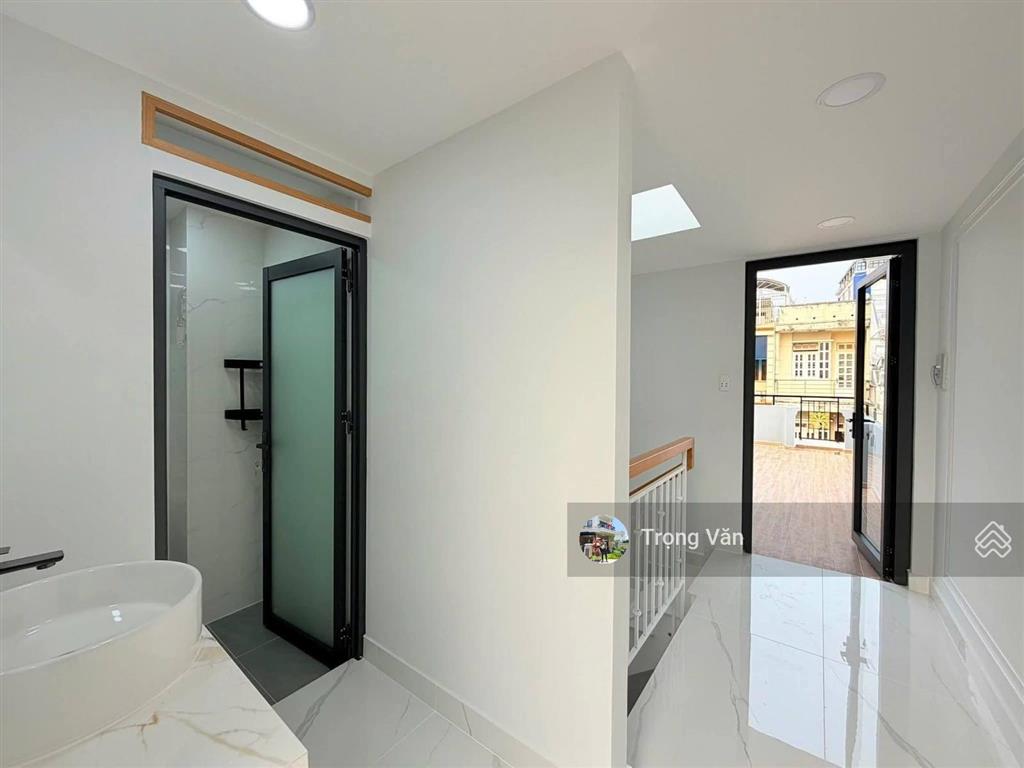 Mặt đường đoàn văn bơ  nhà mới xây 2026  sổ 57,7m². giá 9,8 tỷ