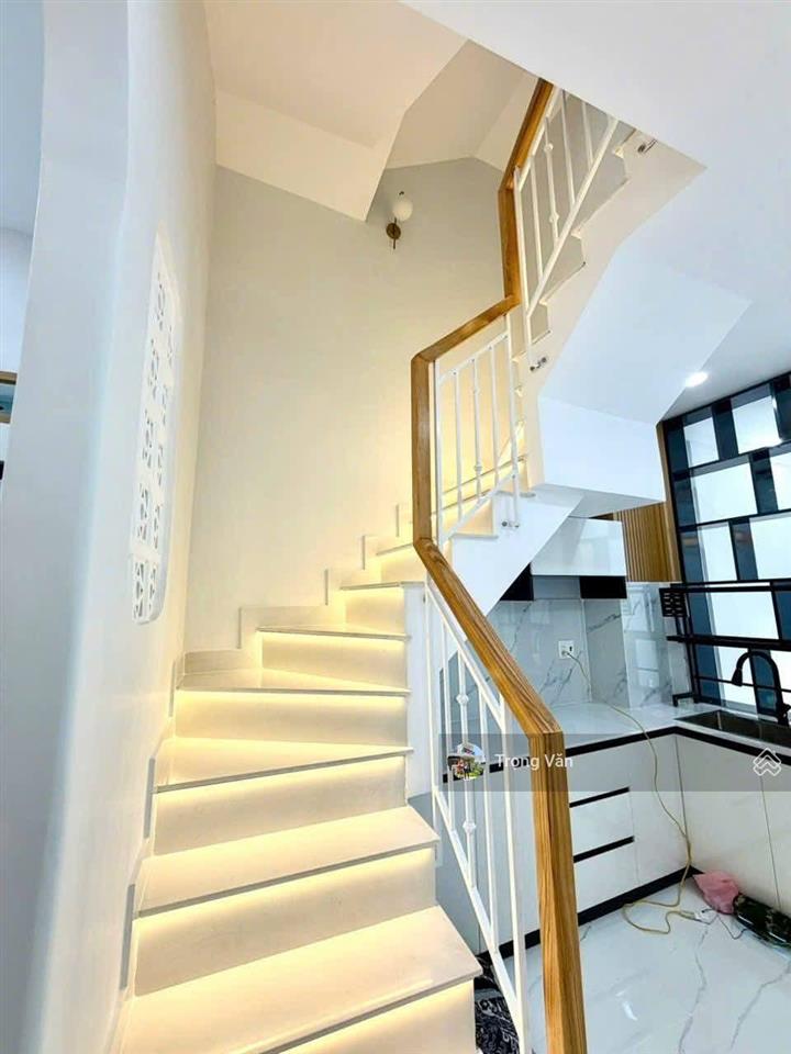 Mặt đường đoàn văn bơ  nhà mới xây 2026  sổ 57,7m². giá 9,8 tỷ