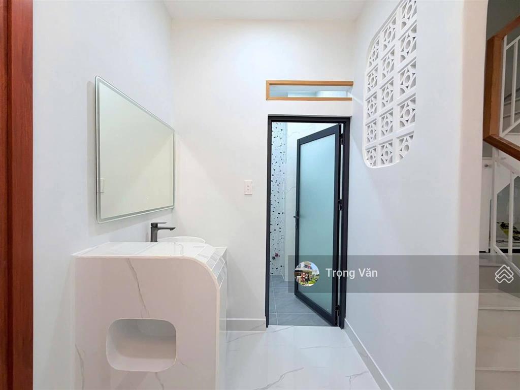 Mặt đường đoàn văn bơ  nhà mới xây 2026  sổ 57,7m². giá 9,8 tỷ