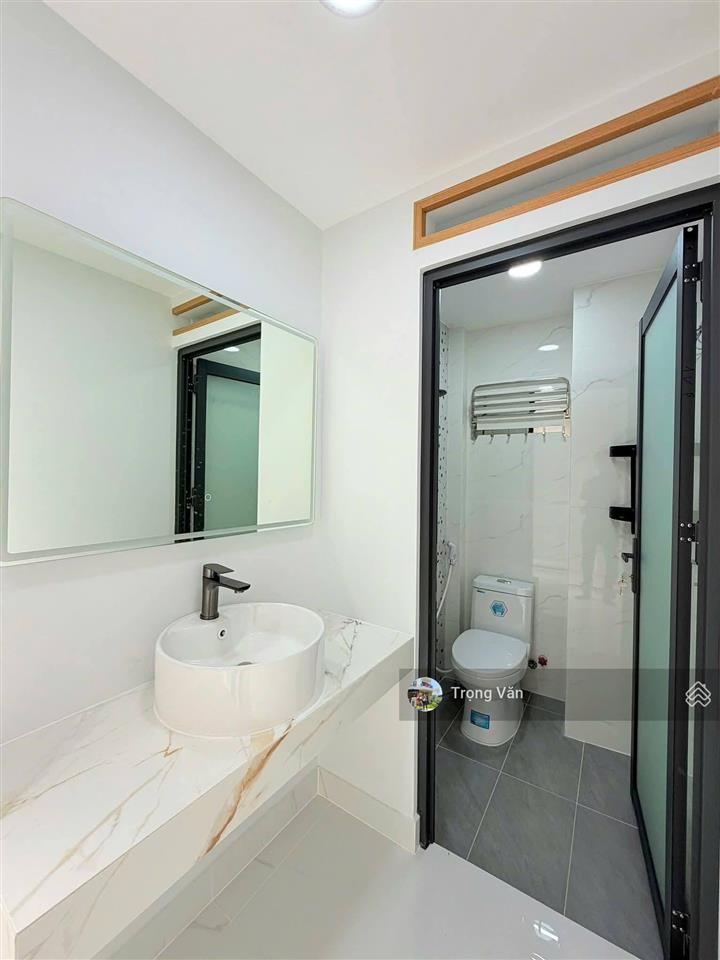 Mặt đường đoàn văn bơ  nhà mới xây 2026  sổ 57,7m². giá 9,8 tỷ