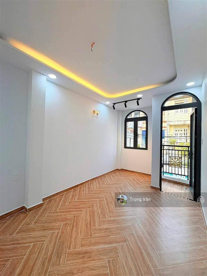 Mặt đường đoàn văn bơ  nhà mới xây 2026  sổ 57,7m². giá 9,8 tỷ