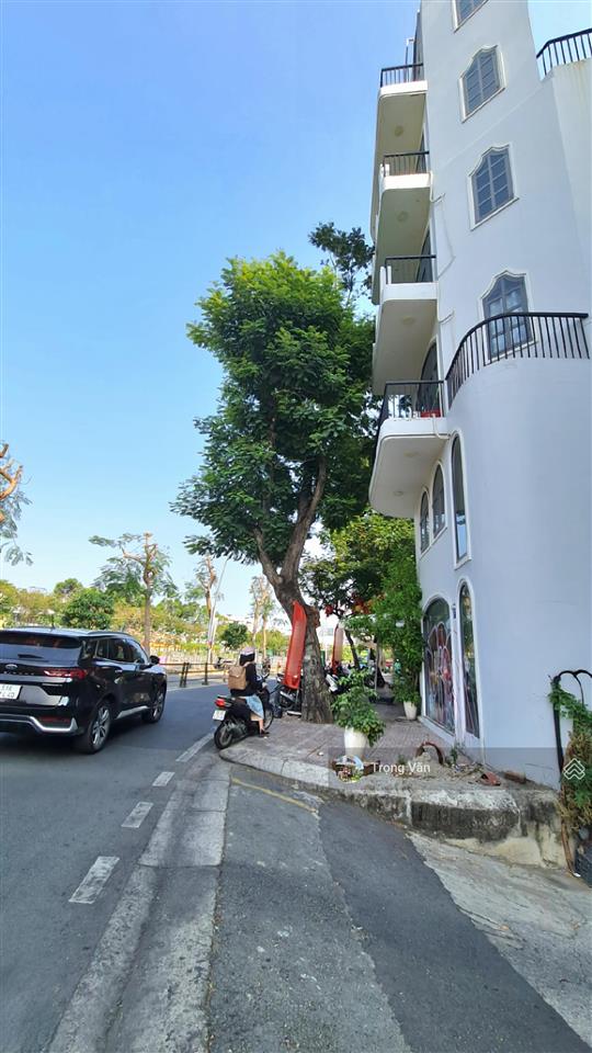 Sở hữu thế đất viên kim cương panorama 360 độ  nhà 6 tầng mặt tiền hoàng sa. giá tốt 14.8 tỷ