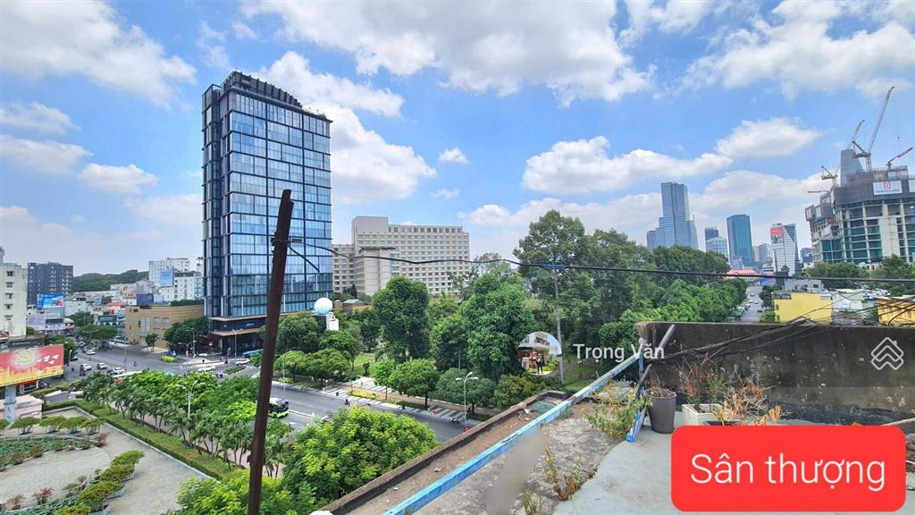 Vị trí không có căn thứ 2  view đối diện công viên 23/9  cho thuê được 120 triệu/ năm