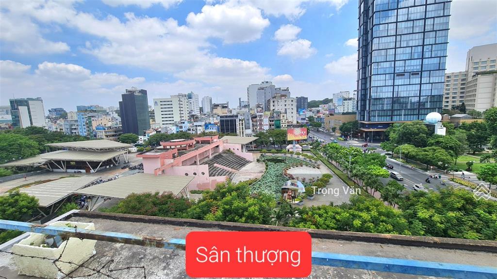 Vị trí không có căn thứ 2  view đối diện công viên 23/9  cho thuê được 120 triệu/ năm