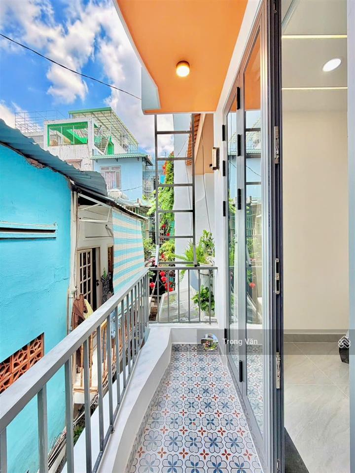 Căn góc 2 mặt  có 3pn  sổ 28,1m²  ngay huỳnh văn bánh. chỉ 5,25 tỷ