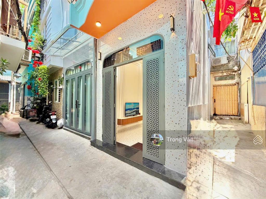Căn góc 2 mặt  có 3pn  sổ 28,1m²  ngay huỳnh văn bánh. chỉ 5,25 tỷ