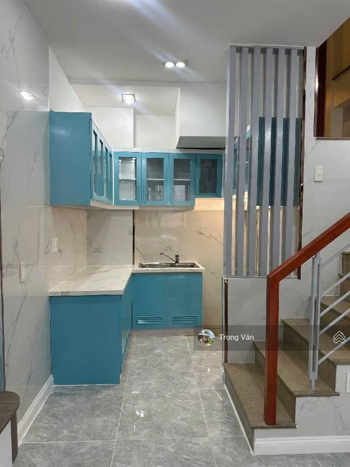 Chỉ 3,75 tỷ  sư vạn hạnh  q5 hiếm bán  nhà đẹp 3 tầng 2pn 3wc  có thêm sân để xe