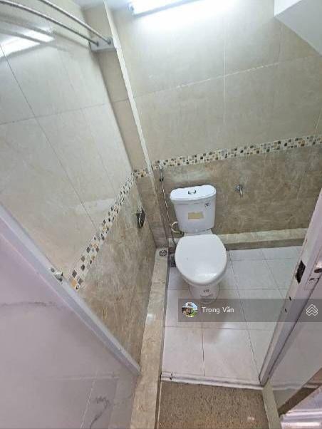 Chỉ 3,75 tỷ  sư vạn hạnh  q5 hiếm bán  nhà đẹp 3 tầng 2pn 3wc  có thêm sân để xe