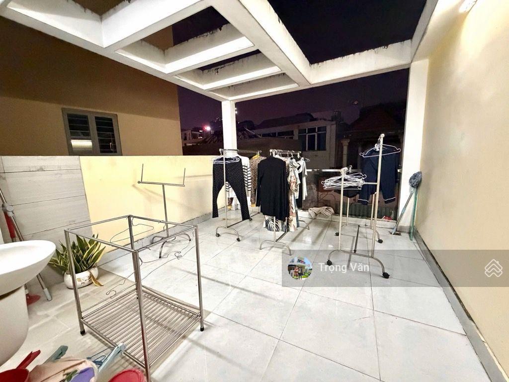 Chỉ 20,9 tỷ  nhà 5 tầng 12pn tiện làm chdv  ngang 8,19m  xe hơi đỗ cửa  thẳng 20m là mặt tiền