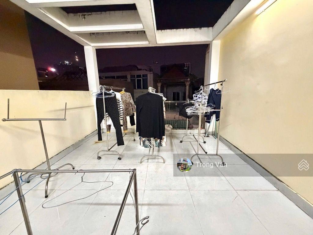 Chỉ 20,9 tỷ  nhà 5 tầng 12pn tiện làm chdv  ngang 8,19m  xe hơi đỗ cửa  thẳng 20m là mặt tiền