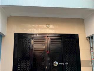 Chỉ 3,6 tỷ  bến vân đồn hiếm bán  trước nhà 3m  nhà mới 3 tầng 2pn 2wc