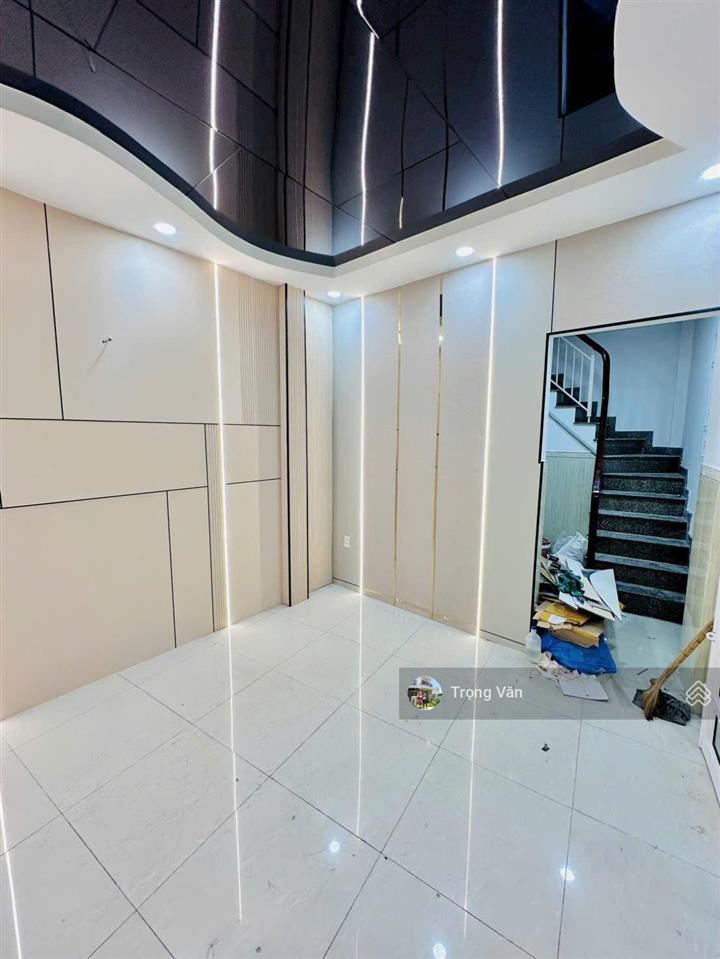 Chỉ 4,25 tỷ  ngang 6,91m  thẳng 1 trục ra mặt tiền tôn đản  nhà 4 tầng 3pn 3wc