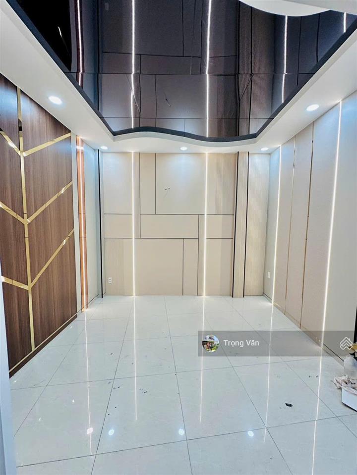 Chỉ 4,25 tỷ  ngang 6,91m  thẳng 1 trục ra mặt tiền tôn đản  nhà 4 tầng 3pn 3wc