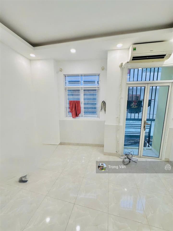 Chỉ 4,25 tỷ  ngang 6,91m  thẳng 1 trục ra mặt tiền tôn đản  nhà 4 tầng 3pn 3wc