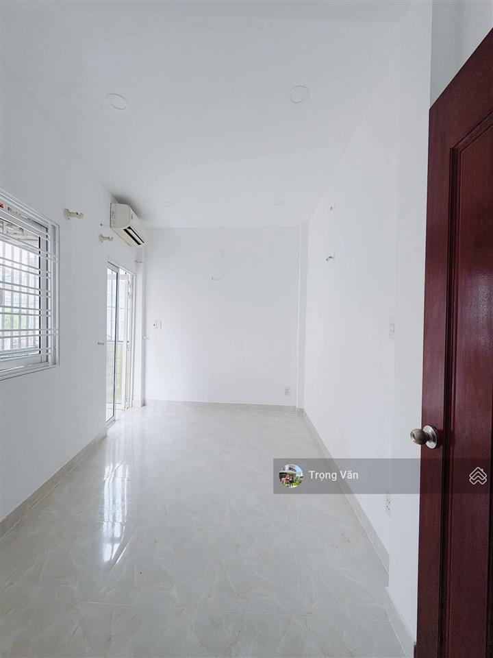 Chỉ 4,25 tỷ  ngang 6,91m  thẳng 1 trục ra mặt tiền tôn đản  nhà 4 tầng 3pn 3wc
