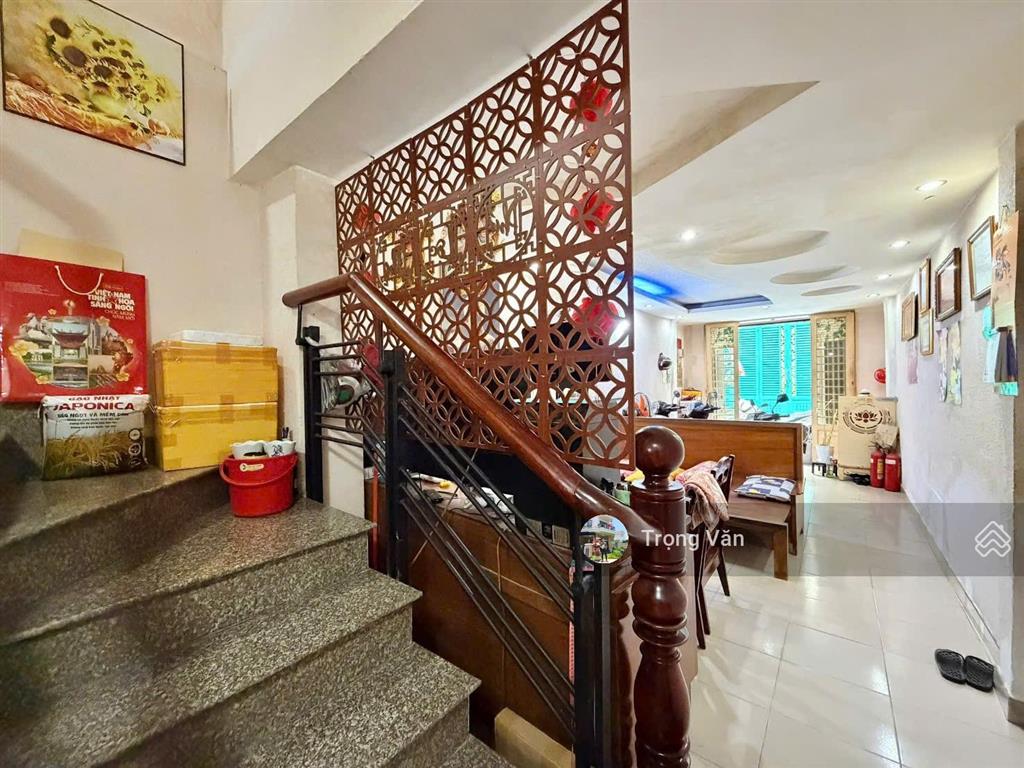 Nhà mặt hẻm xe tải 6m sát mặt tiền lê văn sỹ quận 3  sổ 49,6m². chỉ 10,6 tỷ