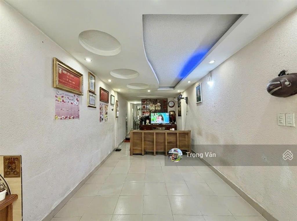 Nhà mặt hẻm xe tải 6m sát mặt tiền lê văn sỹ quận 3  sổ 49,6m². chỉ 10,6 tỷ