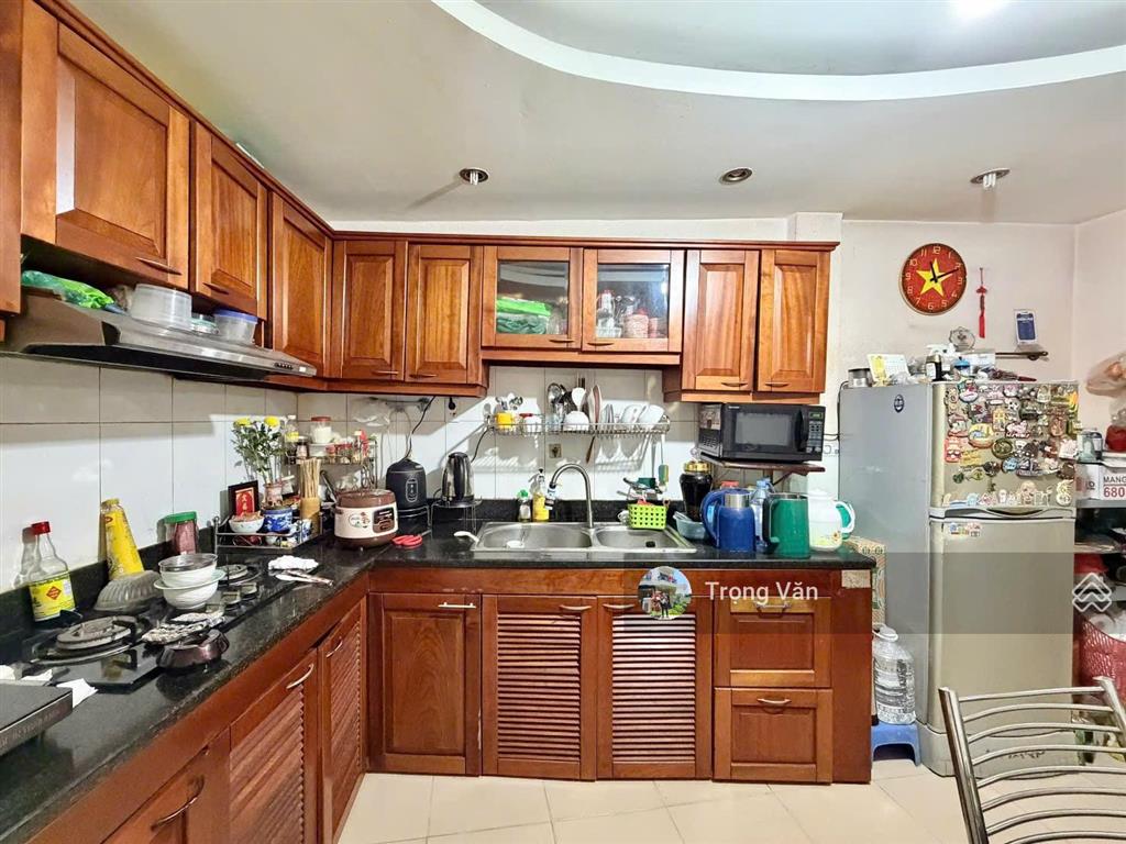 Nhà mặt hẻm xe tải 6m sát mặt tiền lê văn sỹ quận 3  sổ 49,6m². chỉ 10,6 tỷ