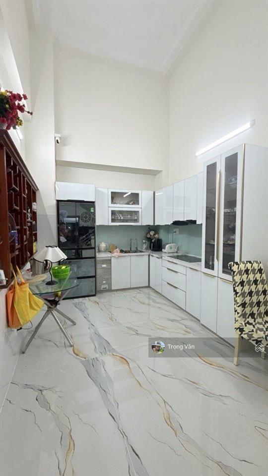 Hẻm 4m tôn thất tùng  nhà 5 tầng hc đủ  5pn 6wc  diện tích 62m². chỉ 13,9 tỷ