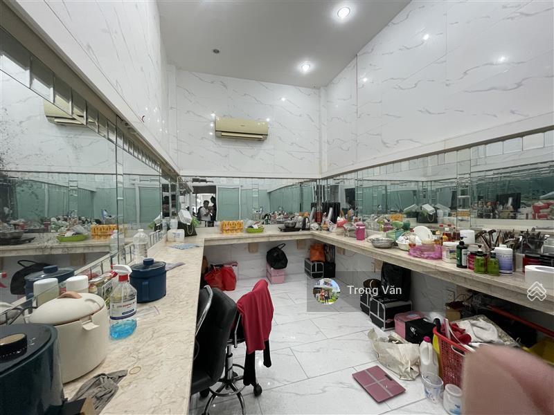 Mặt tiền huỳnh văn bánh  nhà 4 tầng 4pn 4wc  sổ 40,6m². chỉ 12,5 tỷ
