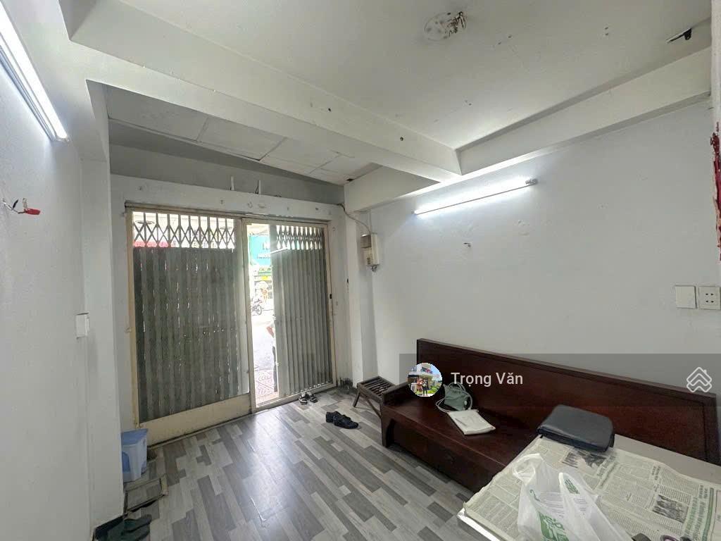 Mặt tiền huỳnh văn bánh (15m)  nhà 5 tầng 6 pn. chỉ 8,7 tỷ