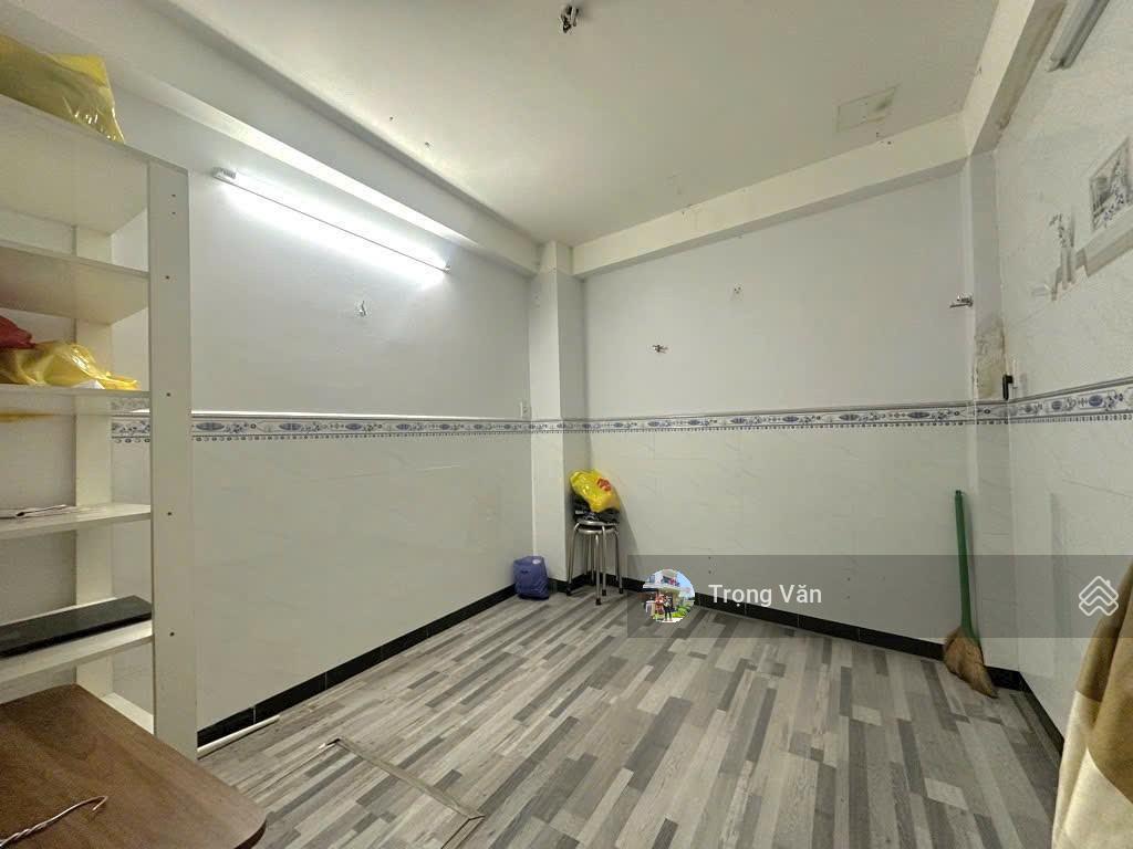 Mặt tiền huỳnh văn bánh (15m)  nhà 5 tầng 6 pn. chỉ 8,7 tỷ