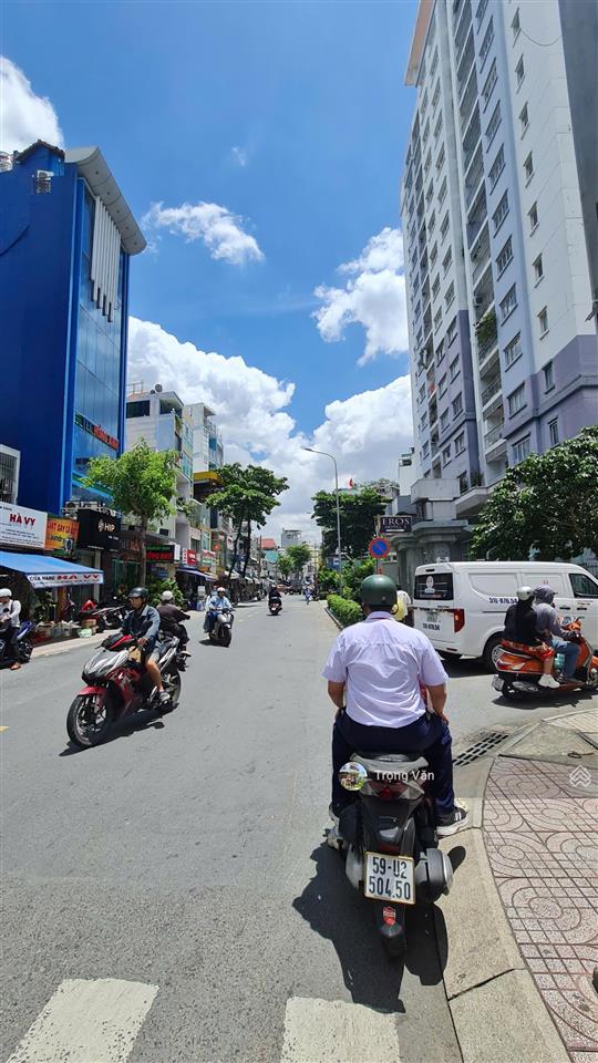 Mặt tiền nguyễn phúc nguyên (20m)  chdv 7 tầng có thang máy  sổ 71,2m². giá 32 tỷ