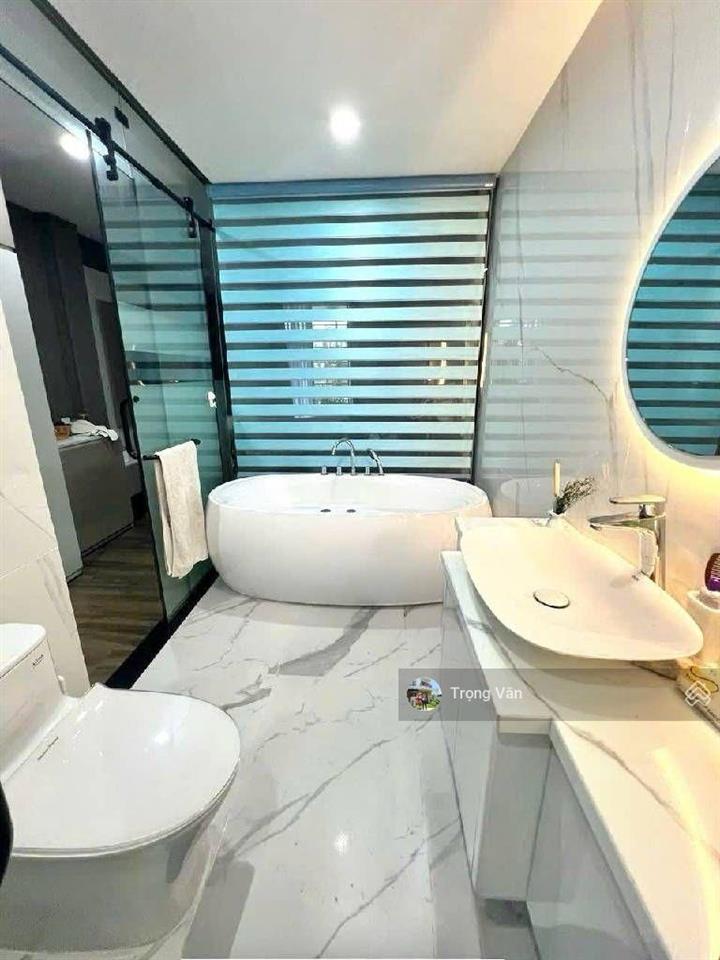 Mặt tiền lý thường kiệt (30m)  nhà 6 tầng 360m² sàn hc đủ. giá 32,5 tỷ