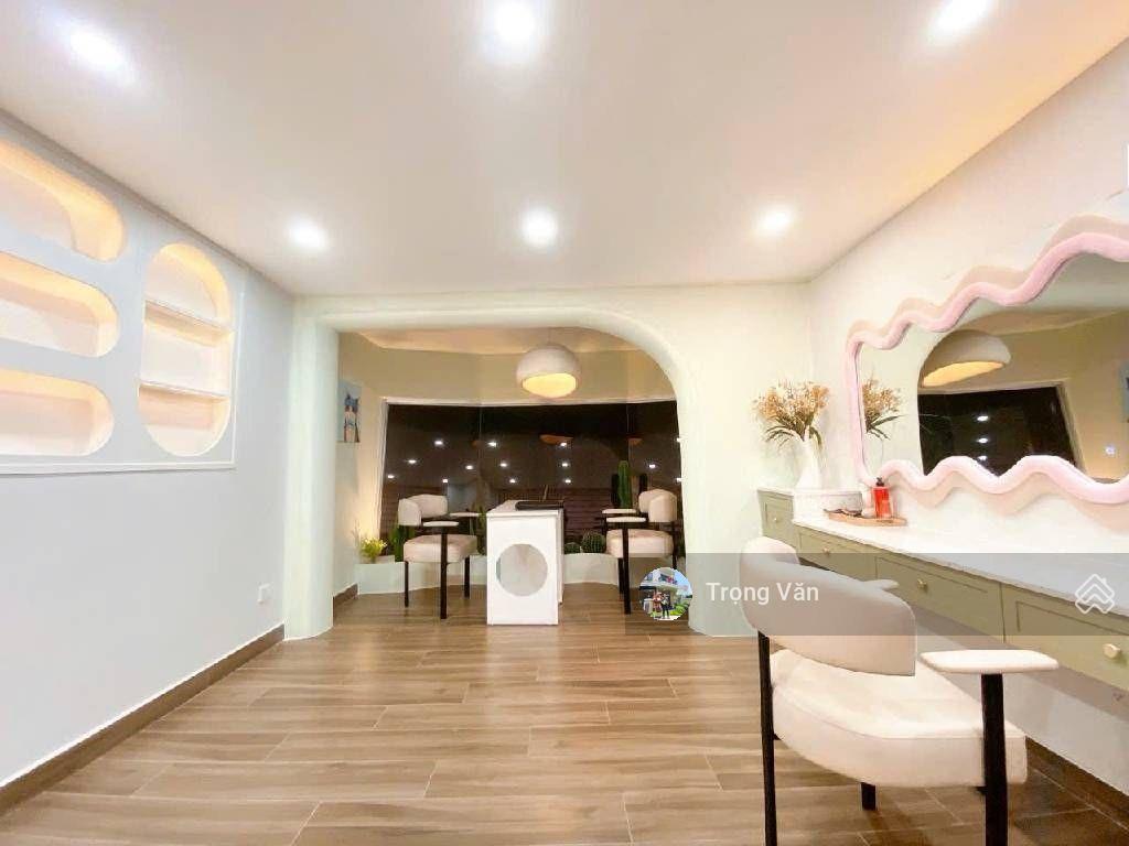 Mặt tiền lý thường kiệt (30m)  nhà 6 tầng 360m² sàn hc đủ. giá 32,5 tỷ