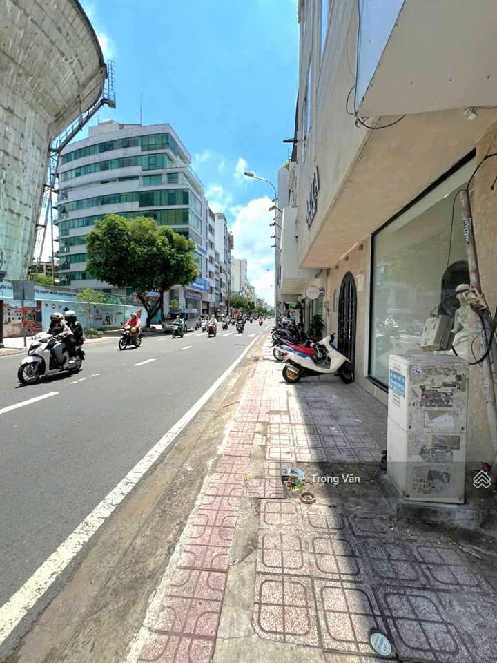Cho thuê nhà nguyên căn mặt tiền hồ văn huê  ngang 4m x 10m. giá 21 triệu/th