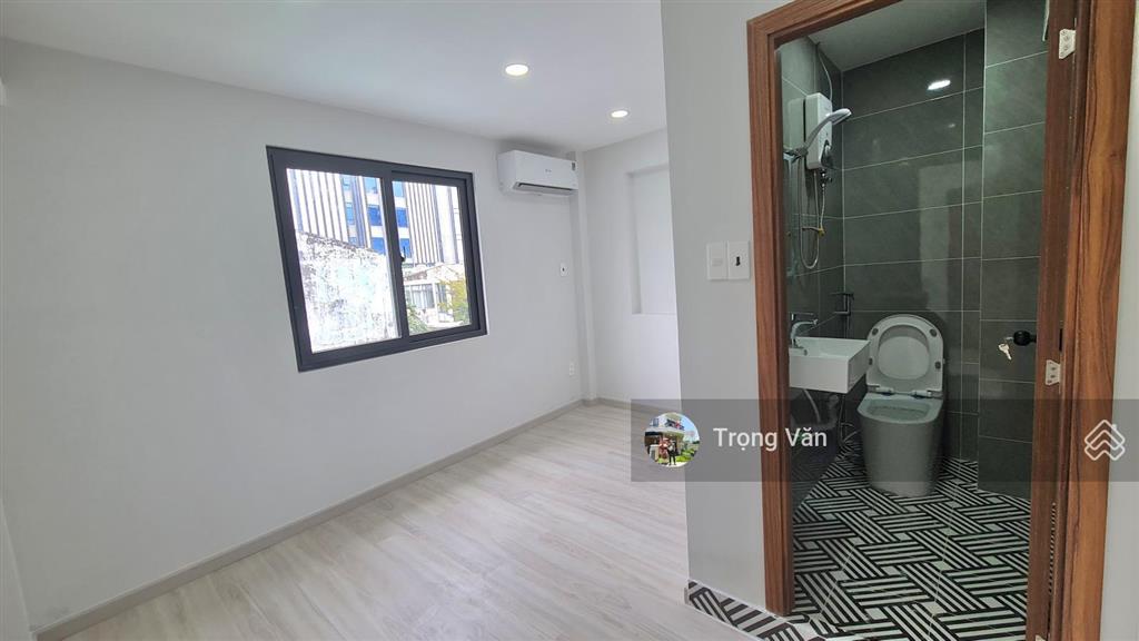 Mặt tiền gần nguyễn văn trỗi  ngang 4,05m  nhà mới 5 tầng 8 phòng. giá 11,1 tỷ  hđ thuê 36 triệu