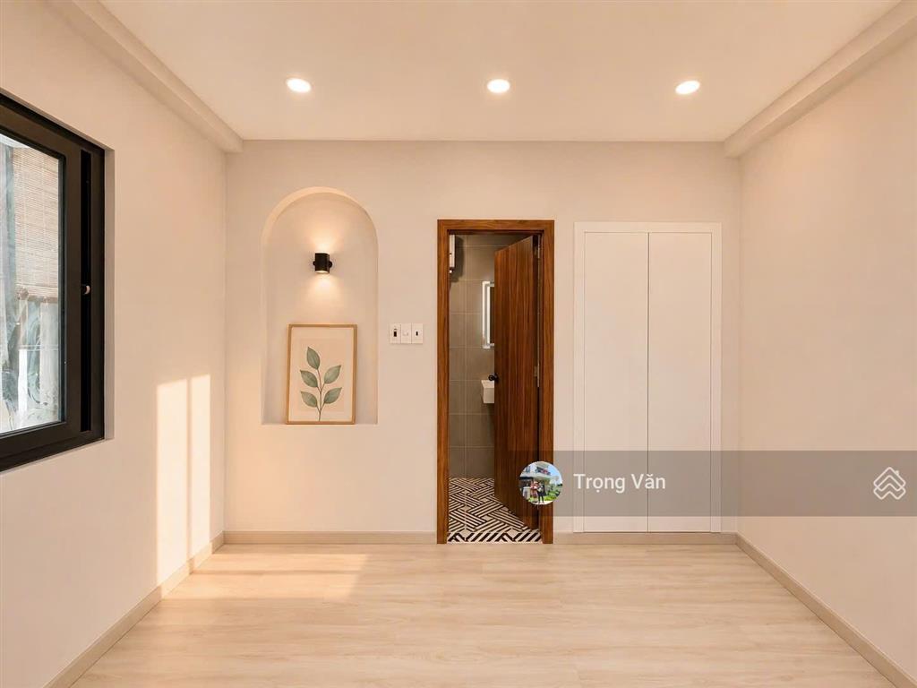Mặt tiền gần nguyễn văn trỗi  ngang 4,05m  nhà mới 5 tầng 8 phòng. giá 11,1 tỷ  hđ thuê 36 triệu