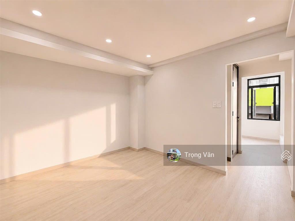 Mặt tiền gần nguyễn văn trỗi  ngang 4,05m  nhà mới 5 tầng 8 phòng. giá 11,1 tỷ  hđ thuê 36 triệu