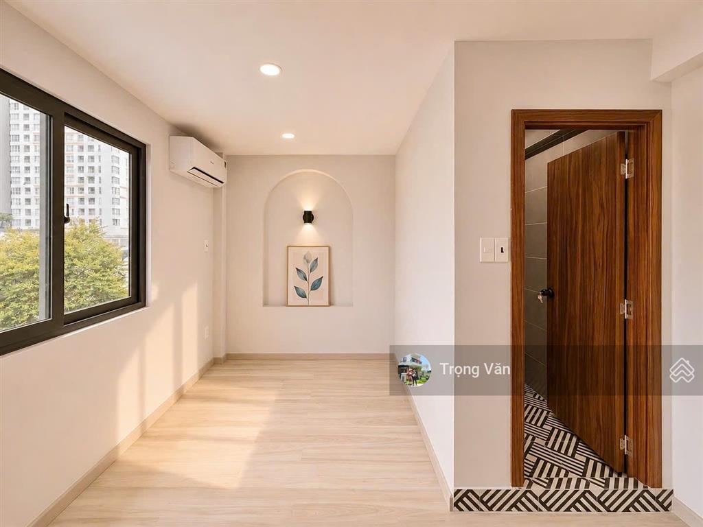 Mặt tiền gần nguyễn văn trỗi  ngang 4,05m  nhà mới 5 tầng 8 phòng. giá 11,1 tỷ  hđ thuê 36 triệu