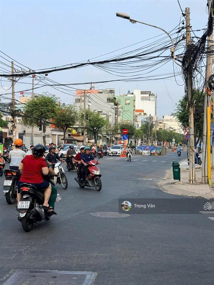 Mặt tiền trường chinh (35m)  nhà 4 tầng  dt 4 x 17,07m hết lg. chỉ 16,5 tỷ