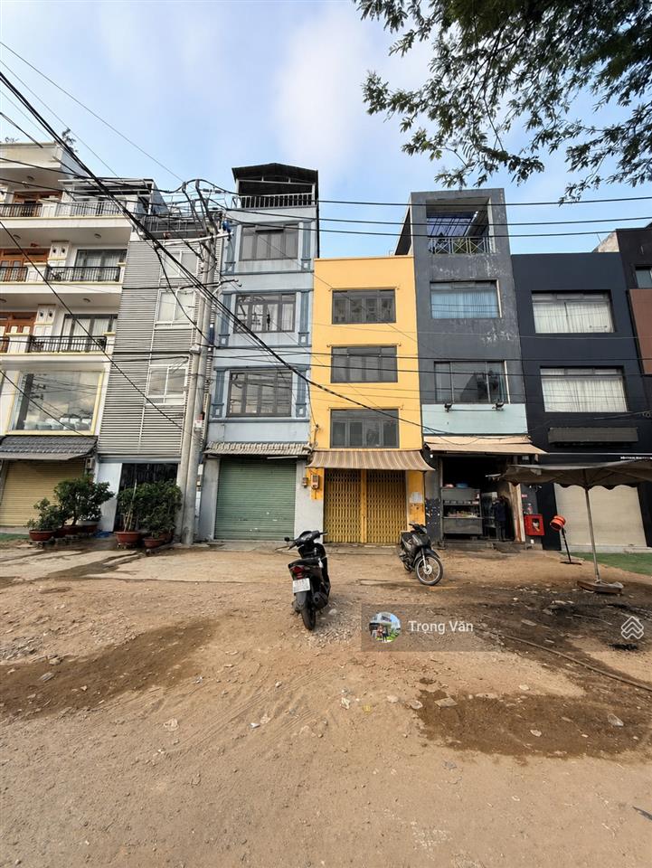 Mặt tiền trường chinh (35m)  nhà 4 tầng  dt 4 x 17,07m hết lg. chỉ 16,5 tỷ