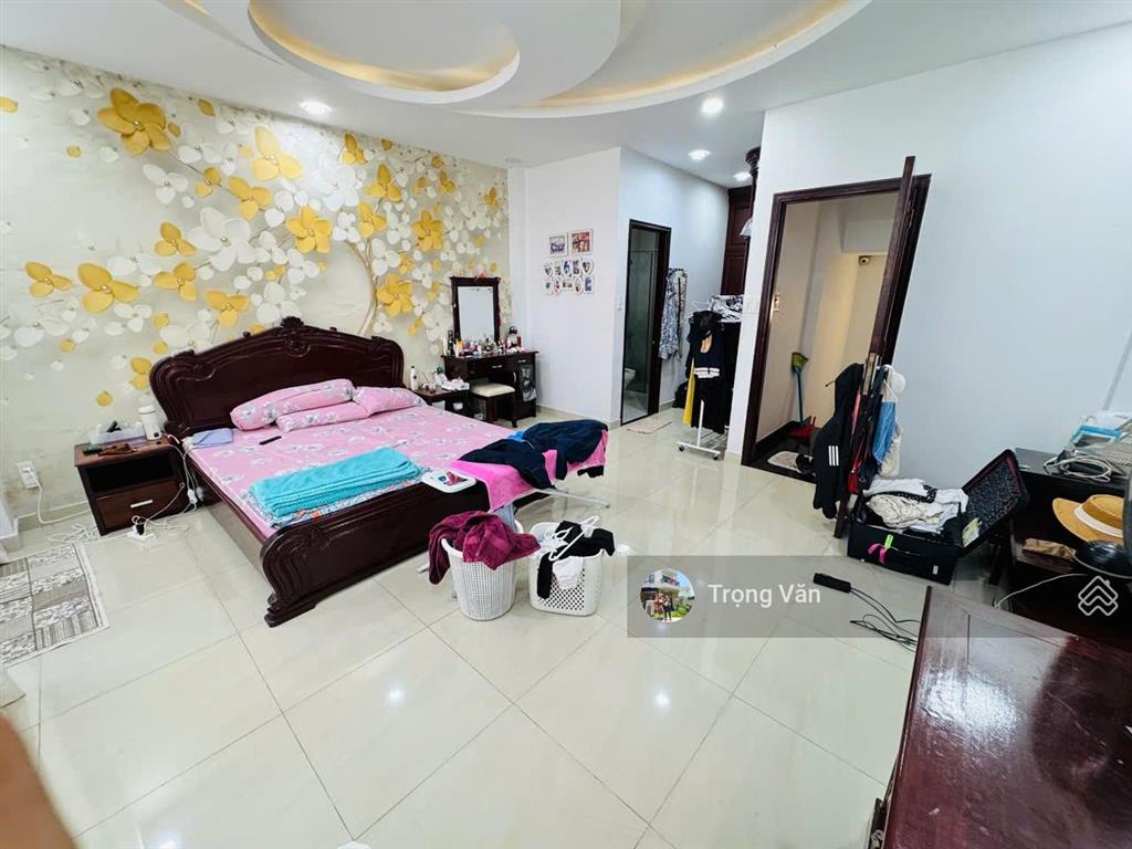 Mặt tiền bờ kè trường sa  ngang 5,3m  nhà 5 tầng 4pn 4wc. chỉ 15 tỷ