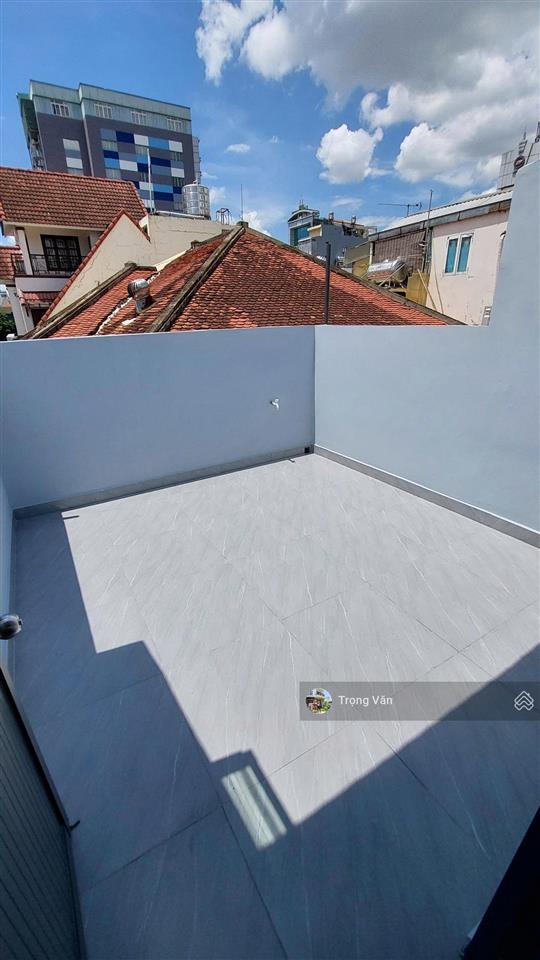 Giá tốt 10,9 tỷ  sổ 61,79m²  sát mặt tiền đinh tiên hoàng  hẻm thoáng gần 4m
