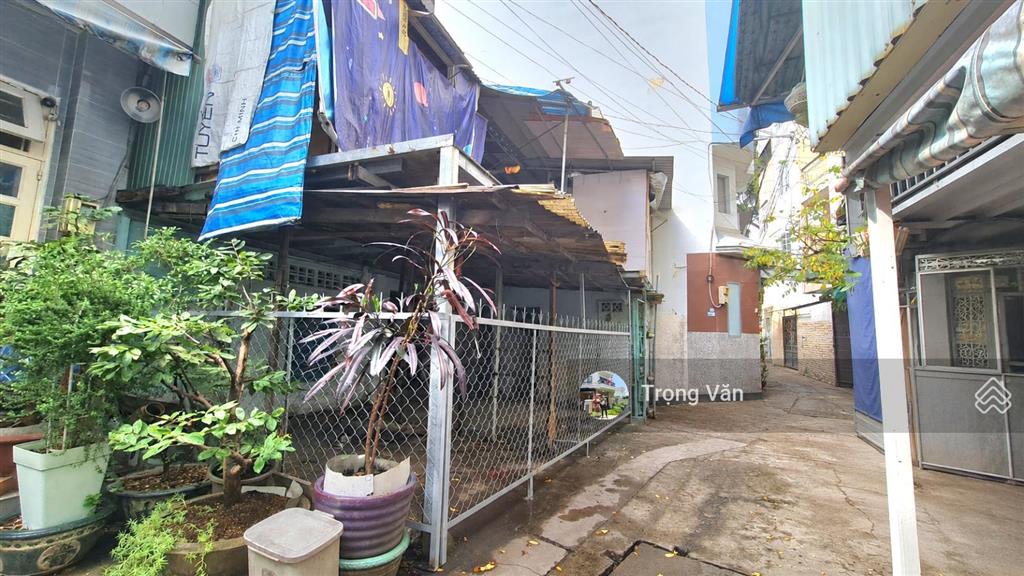 Trước nhà 5m  sau lưng căn mặt tiền trần bình trọng  sổ 75,7m² (8,09m x 9,68m). chỉ 10,3 tỷ