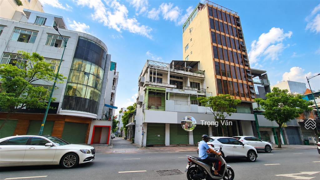 Căn góc mặt tiền hồng hà  sổ 79,5m² (ngang 10,25m). chỉ 23,5 tỷ