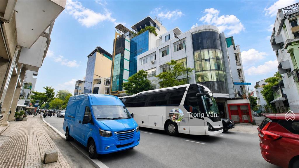 Căn góc mặt tiền hồng hà  sổ 79,5m² (ngang 10,25m). chỉ 23,5 tỷ