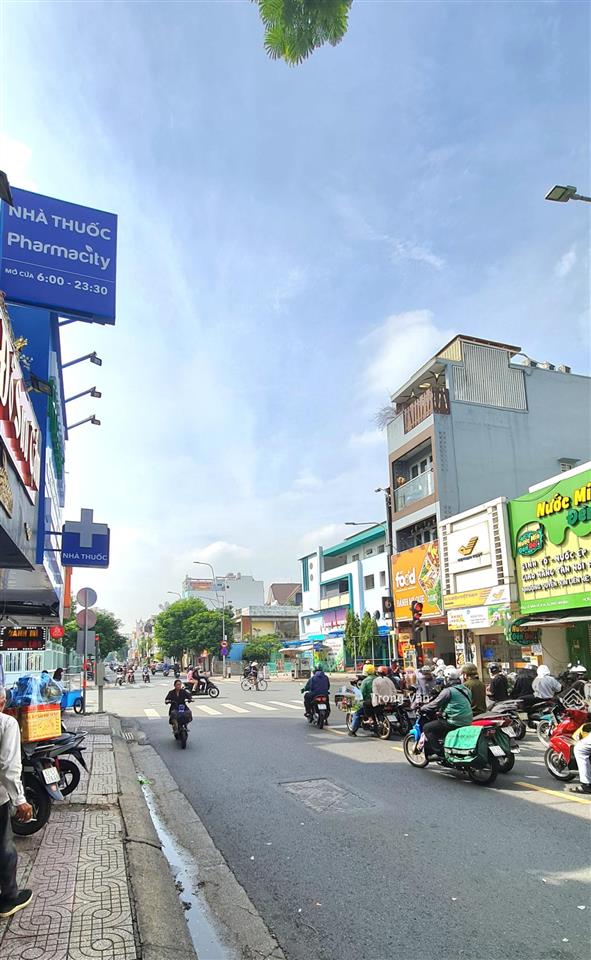 Mặt tiền lê văn sỹ (30m)  nhà 4 tầng btct  sổ 97,1m² (4,01 x 22,21m). chỉ 28,8 tỷ