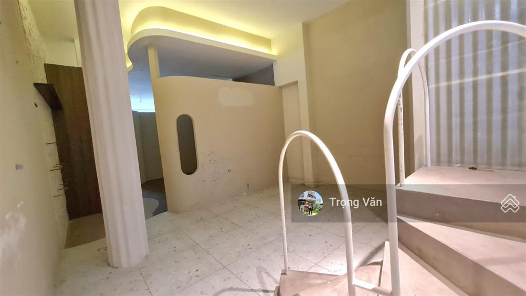 Mặt tiền lê văn sỹ (30m)  nhà 4 tầng btct  sổ 97,1m² (4,01 x 22,21m). chỉ 28,8 tỷ