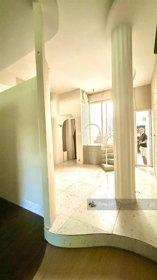 Mặt tiền lê văn sỹ (30m)  nhà 4 tầng btct  sổ 97,1m² (4,01 x 22,21m). chỉ 28,8 tỷ