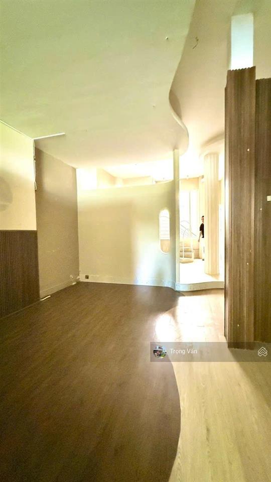 Mặt tiền lê văn sỹ (30m)  nhà 4 tầng btct  sổ 97,1m² (4,01 x 22,21m). chỉ 28,8 tỷ