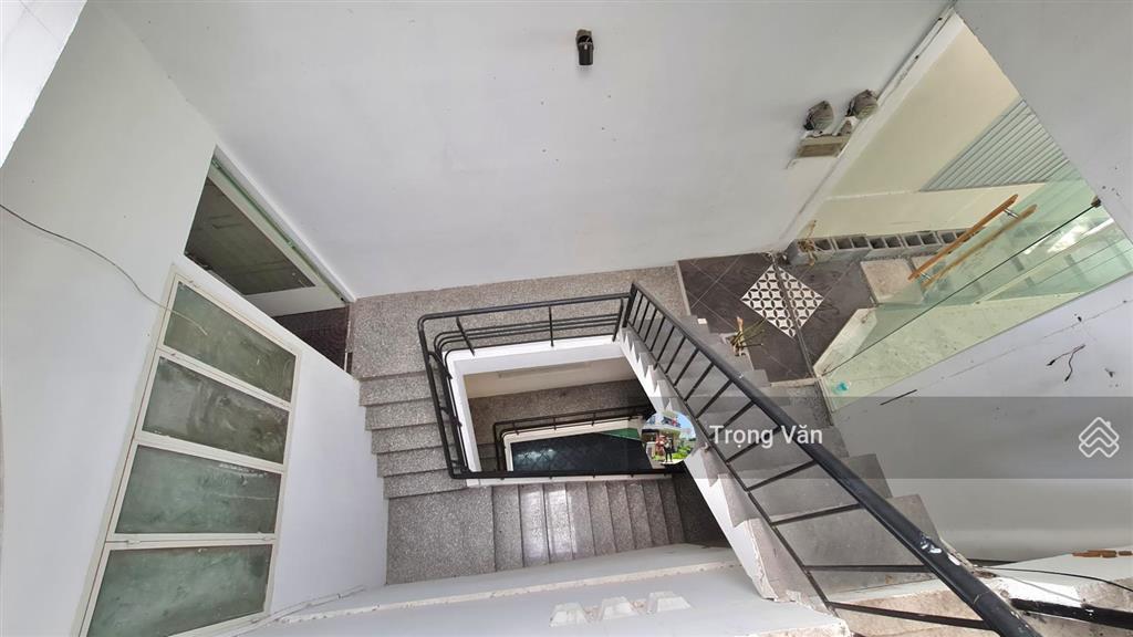 Mặt tiền lê văn sỹ (30m)  nhà 4 tầng btct  sổ 97,1m² (4,01 x 22,21m). chỉ 28,8 tỷ