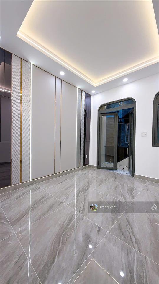 Chỉ 5,6 tỷ  khu phân lô hẻm 4m hoàng diệu giáp q1  nhà mới 4 tầng như hình